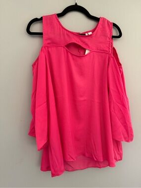 Cato Fuchsia Cold-Shoulder Blouse with Front Keyhole